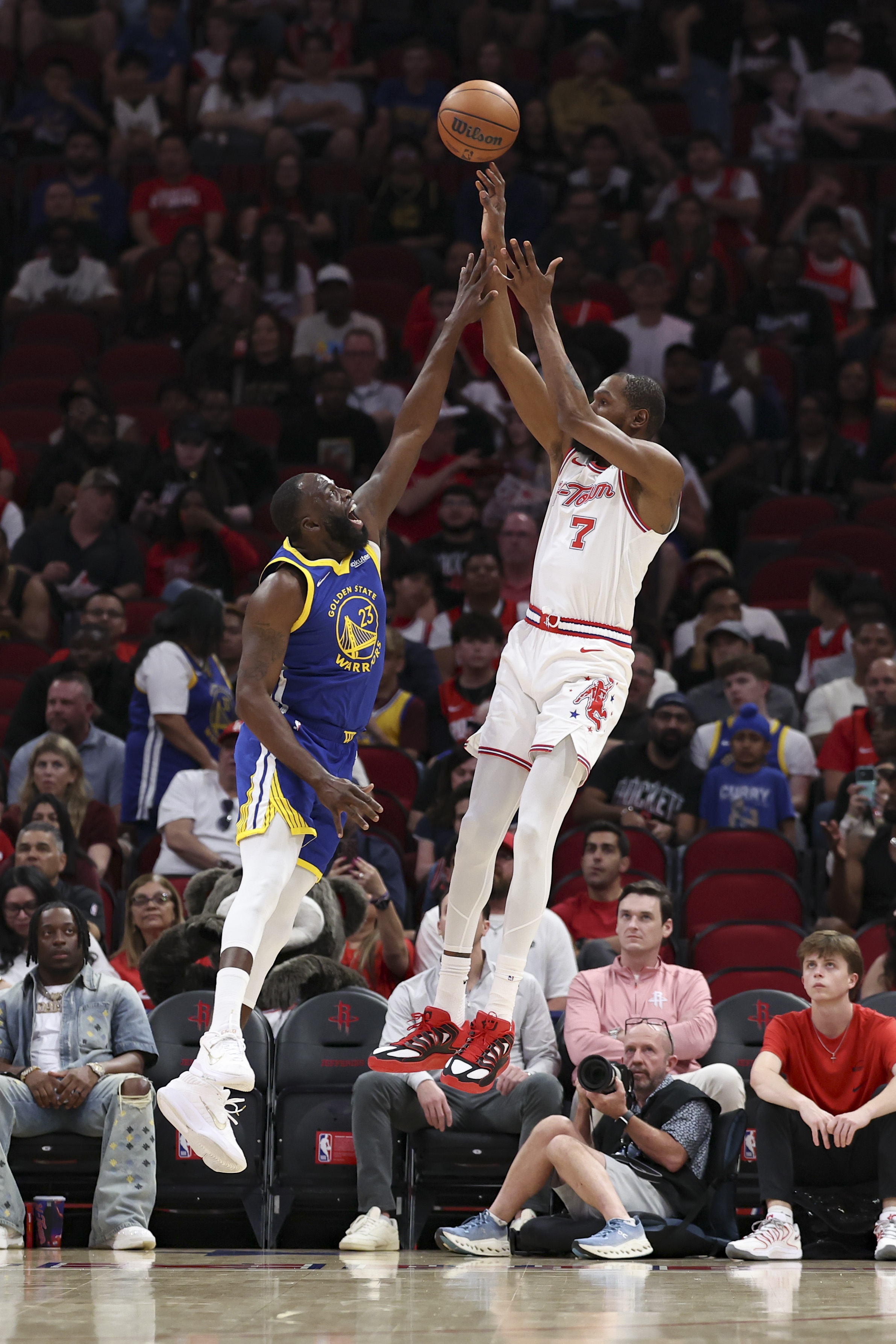 皇冠体育-追梦：联盟中我最喜欢防杜兰特 因为这对我来说是一个巨大的挑战