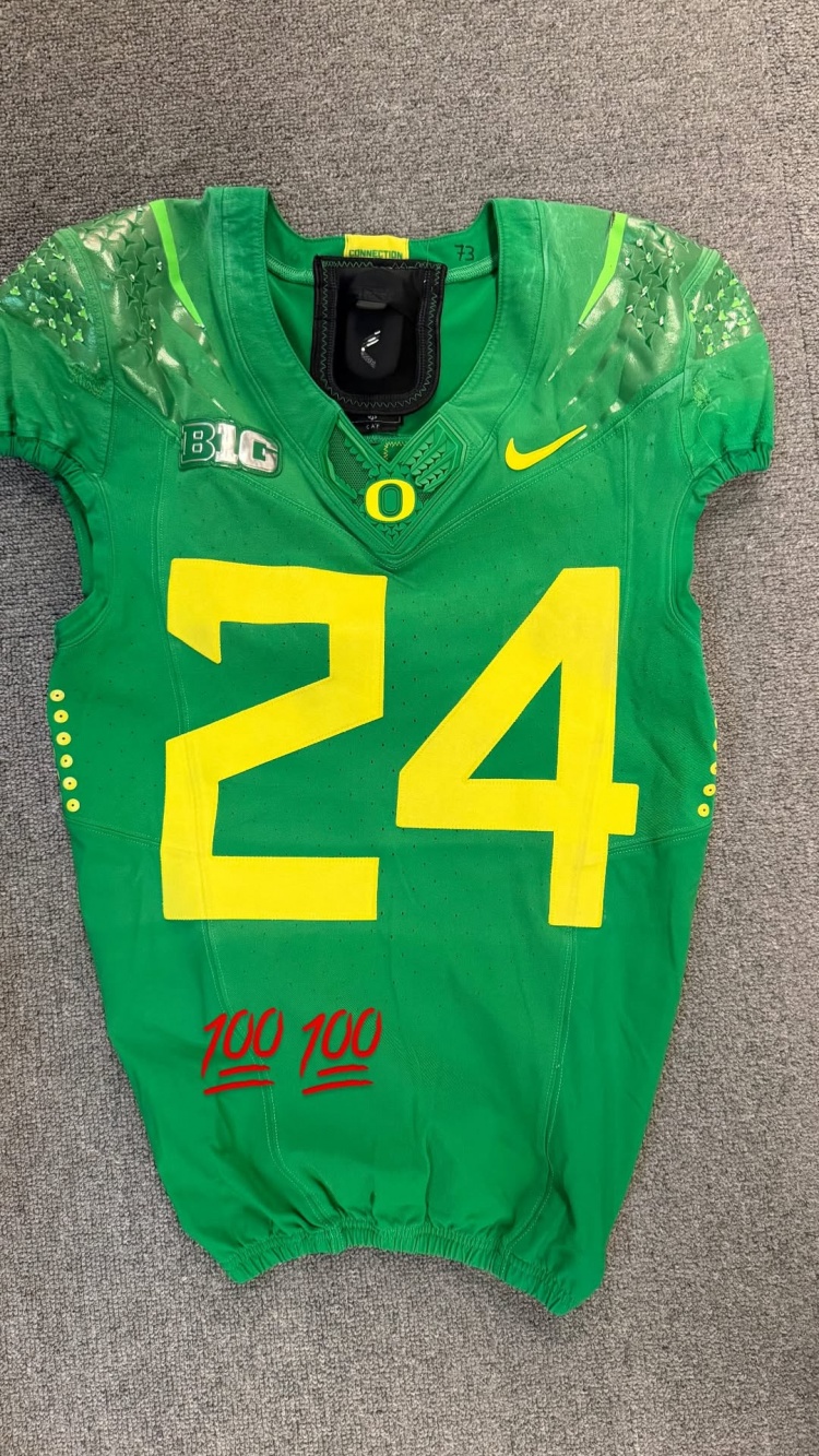 皇冠体育-科比外甥杰特·华盛顿大学改穿24号球衣！是26届橄榄球五星高中生